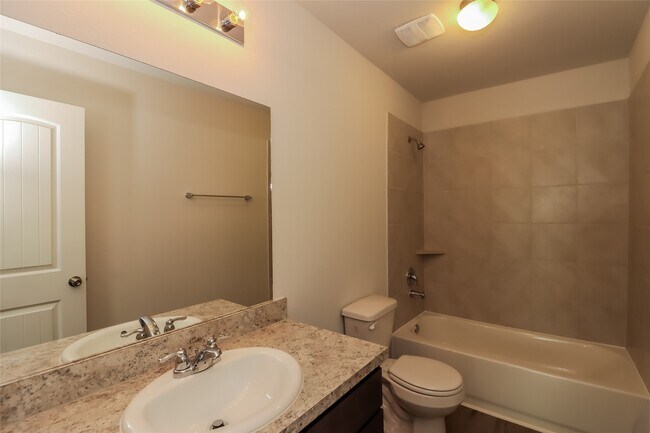 Building Photo - 2732 Atlas Dr