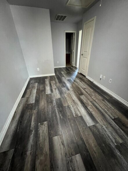Building Photo - 906 Parkplace Ridge