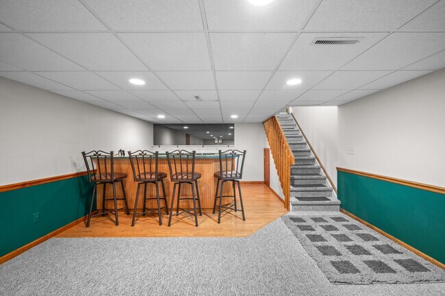 Building Photo - 1686 N Teakwood Dr