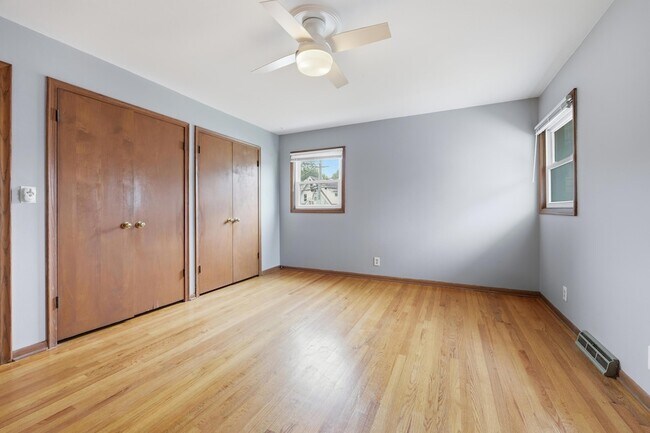 Building Photo - 4538 N Larkin St
