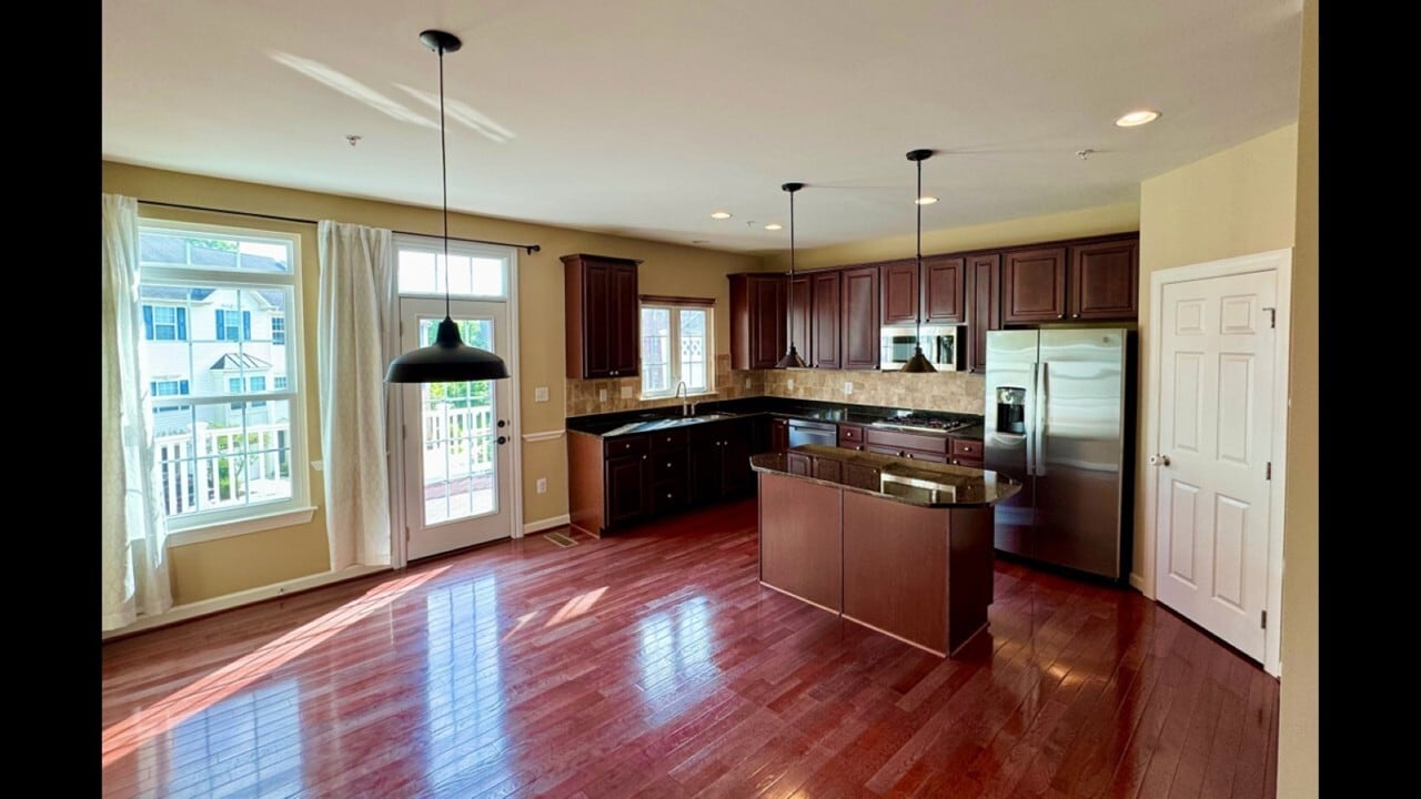 Chef's Kitchen (main level) - 9403 Aston Villa