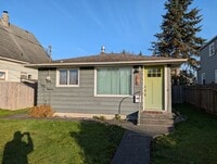 Building Photo - 628 Jameson St