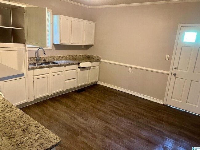 Building Photo - 511 12th St