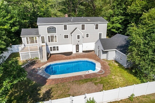 Building Photo - 576 Grove St