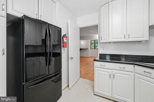 Building Photo - 2242 Cartwright Pl