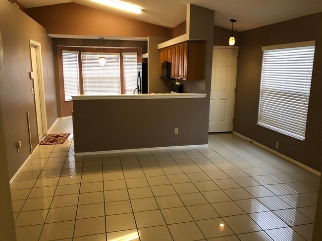 Building Photo - 941 Vista Palma Way