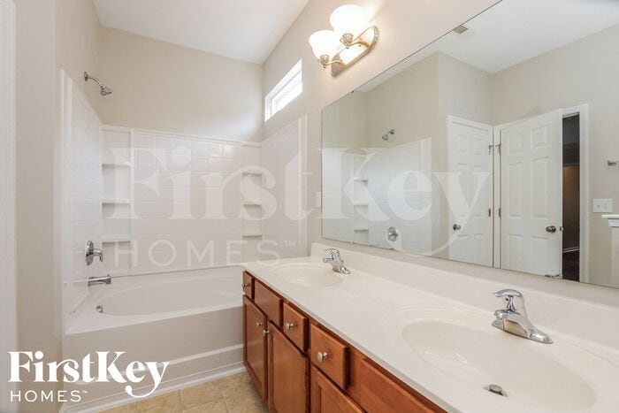 Building Photo - 4075 Shadetree Dr