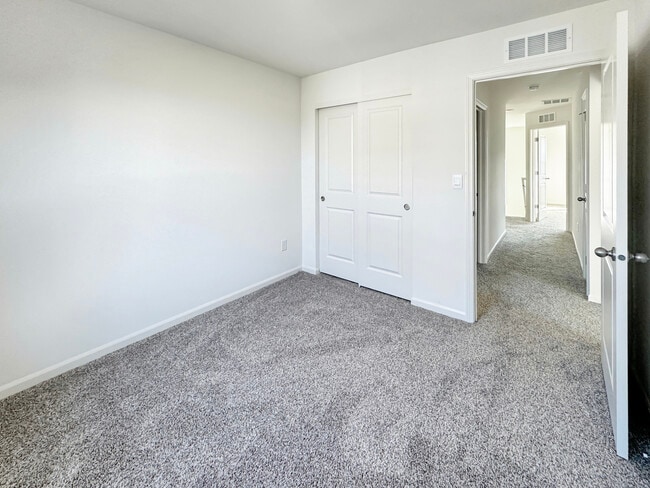 Building Photo - 2241 Sassafras Wy