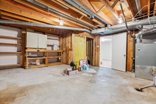 Building Photo - Pet-friendly 2 bed/2.5 bath Lakewood townhome - Available Now!