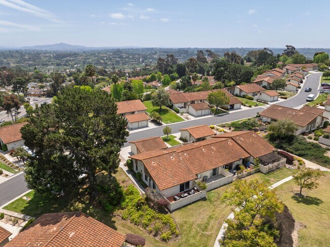 Building Photo - Turnkey 3 Bed/2 Ba in Encinitas' Finest 55...