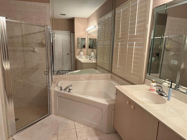 Building Photo - 328 W Coral Trace Cir