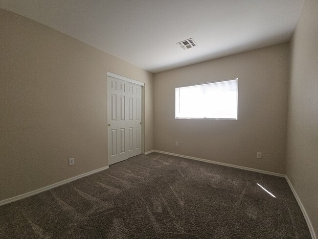 Building Photo - 8547 E Lobo Ave