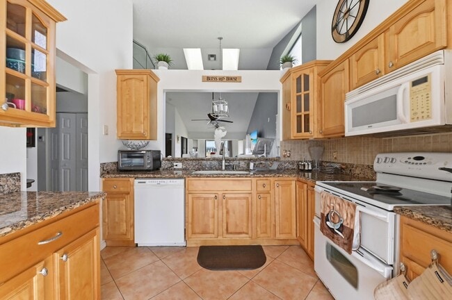 Building Photo - 1012 Landings Blvd