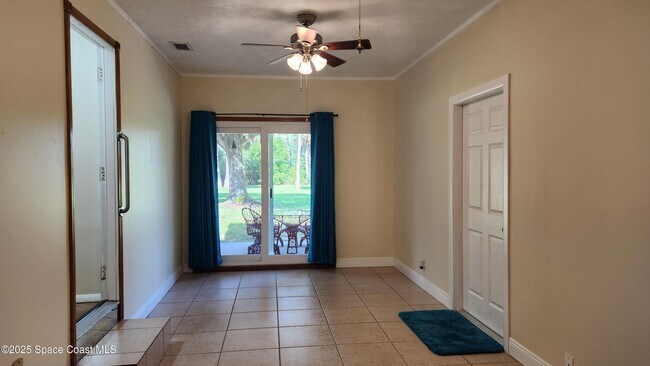 Building Photo - 3900 Ocala St