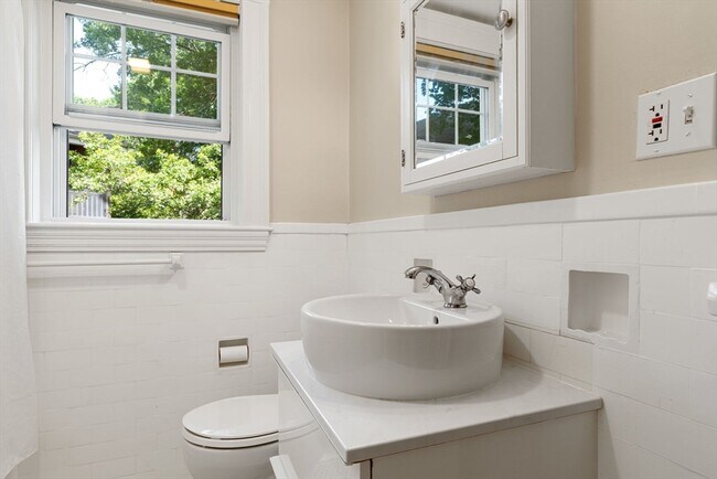 Building Photo - 29 Addington Rd