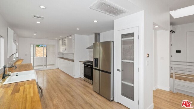 Building Photo - 5035 Escobedo Dr