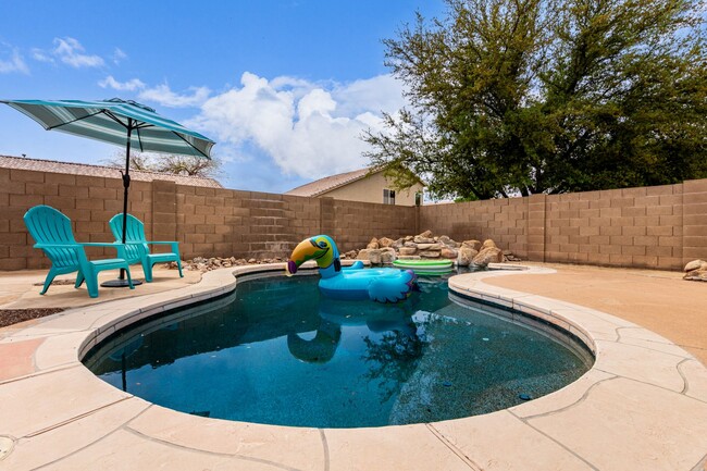Building Photo - Single Level Pool Home Available Now