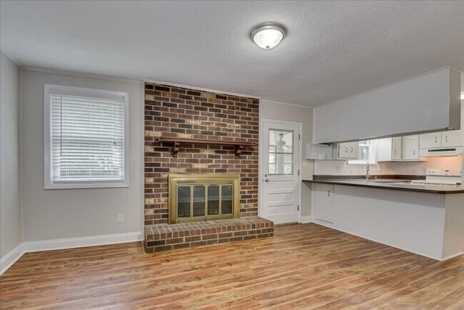 Building Photo - 608 Cedarwood Ct