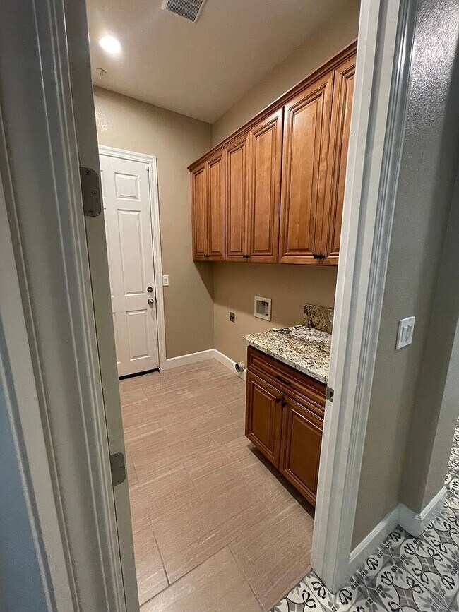 Building Photo - 1210 Wildcat Dr