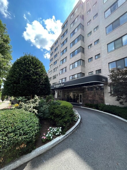 Building Photo - Washington House