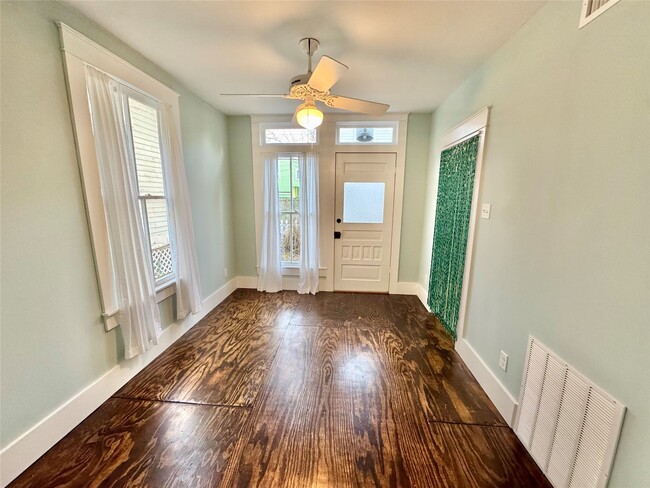 Building Photo - 2119 Avenue O 1/2