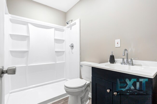 Building Photo - 3 bedroom, 1 bathroom home located in Lawrenceville, VA