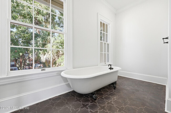 Building Photo - 2979 St Johns Ave