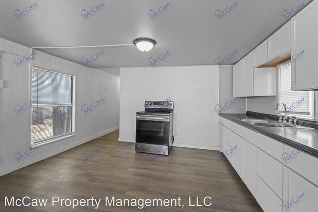Building Photo - 2 br, 1 bath House - 10 Frank Cir.