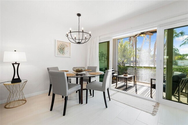 Building Photo - 137 Avenida Messina