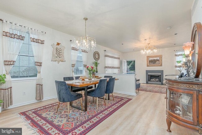 Building Photo - 321 Fountain St