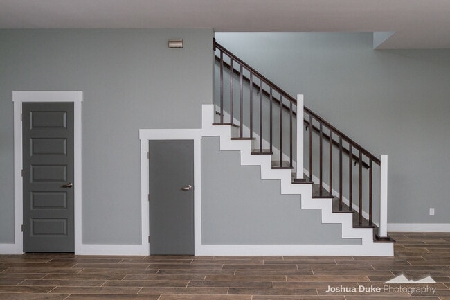 Building Photo - Pre-Leasing Modern Style Home Minutes from Campus and Downtown Fayetteville