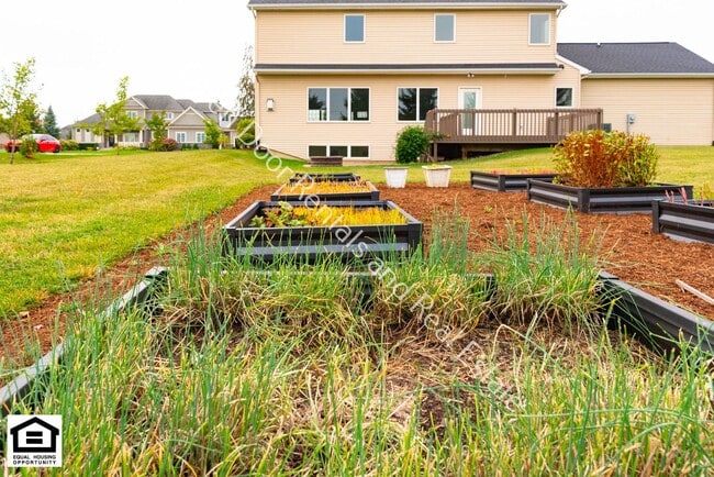 Building Photo - 13558 Paperbark Trail