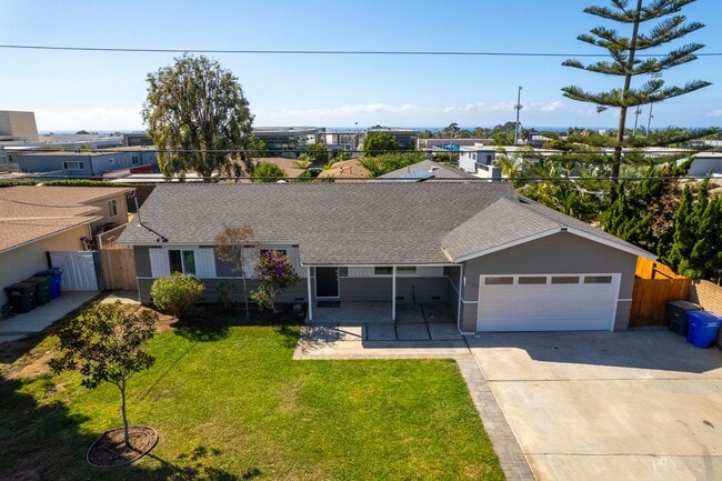 Building Photo - GORGEOUS Remodeled and Upgraded Beautiful ...