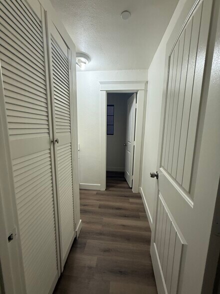 Building Photo - 1518 N Broadway