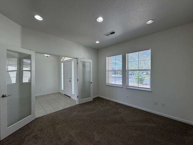 Building Photo - 1719 Short Oak Ct