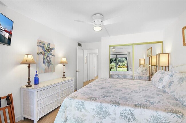 Building Photo - 5111 SE Miles Grant Rd