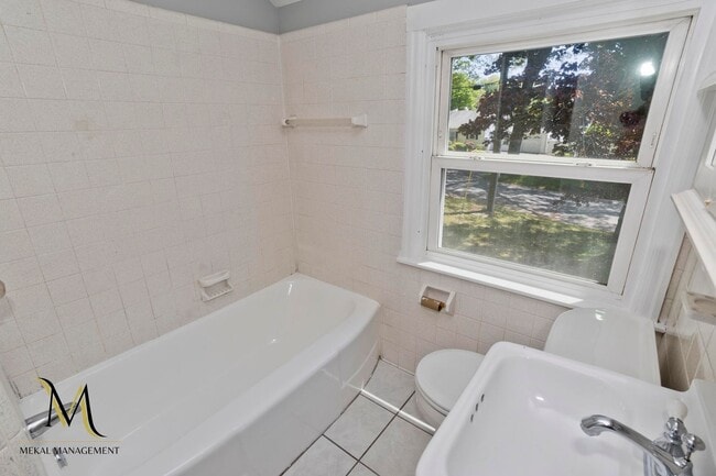 Building Photo - COMING SOON! Waterfront Single Family Home for Rent!