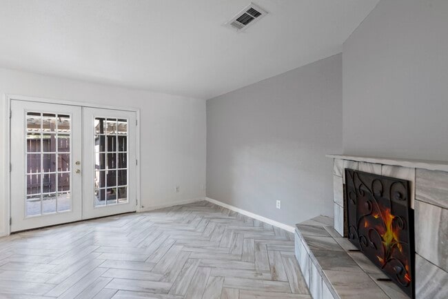 Building Photo - 5801 Lumberdale Rd