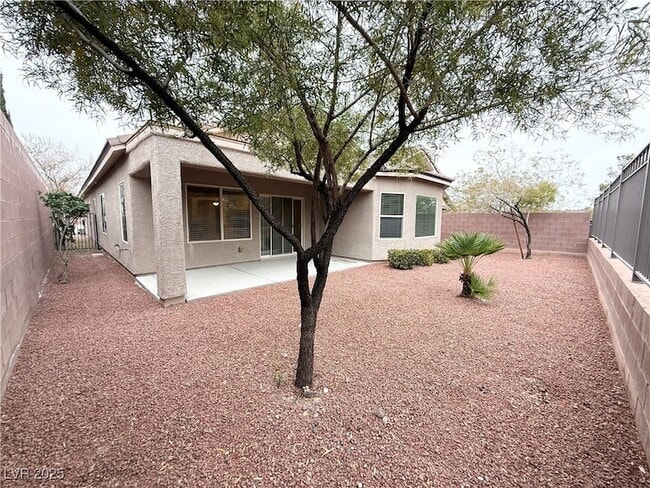 Building Photo - 2600 Bechamel Pl