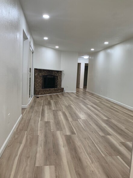 Building Photo - 5141 Inland Dr