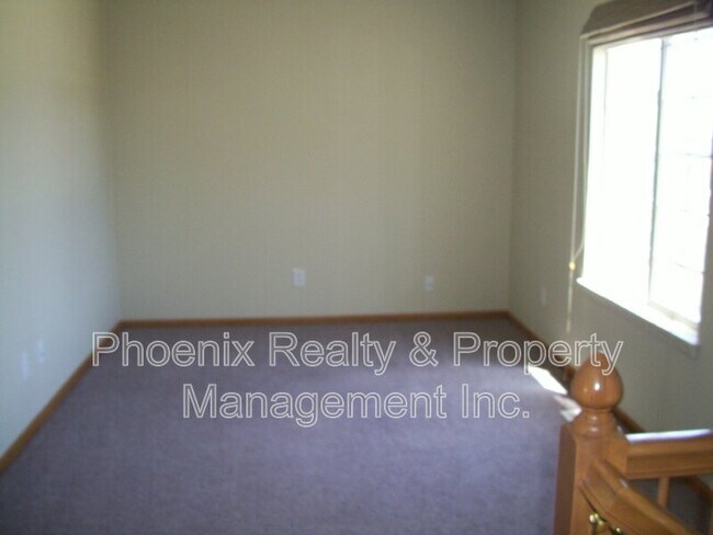 Building Photo - 678 Mathews Cir