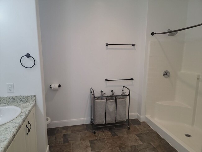 Building Photo - 4 Bedroom St. George Home with Bonus Room....