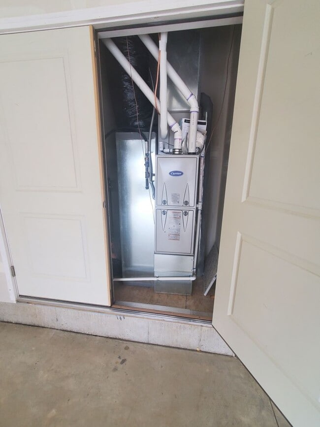 Building Photo - Updated and Bright 3 Bedroom Townhouse in Greeley!