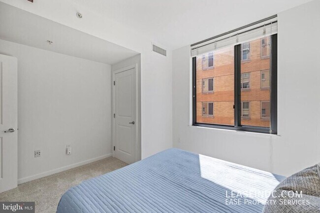Building Photo - 440 L St NW