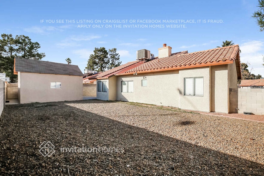 Building Photo - 490 Chelsea Dr