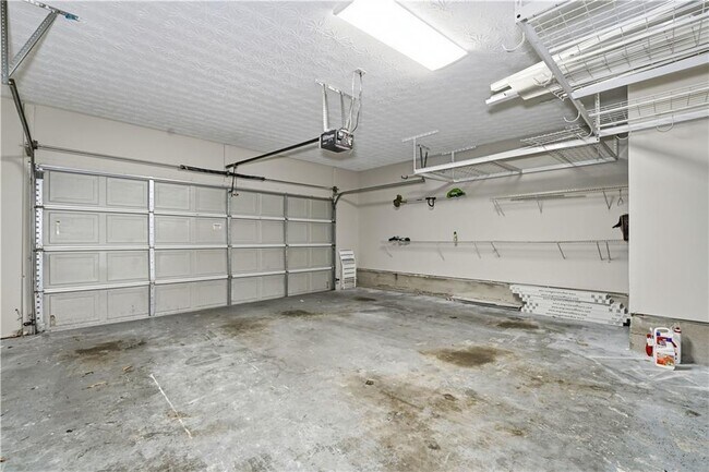 Building Photo - 217 Hiawassee Dr