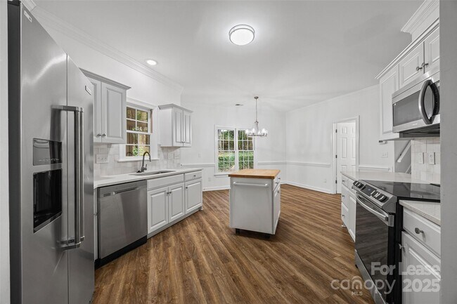 Building Photo - 7219 Bevington Woods Ln
