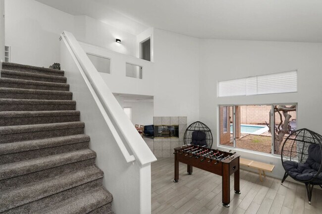 Building Photo - 13682 W Desert Flower Dr