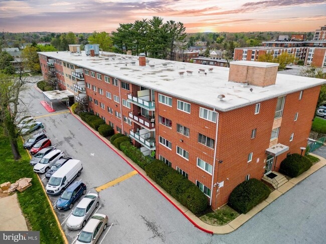Building Photo - 3737 Clarks Ln