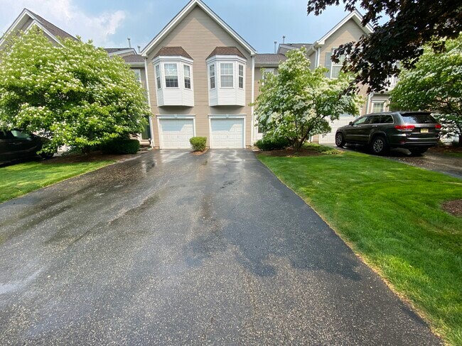 Driveway - 402 Green Mountain Rd